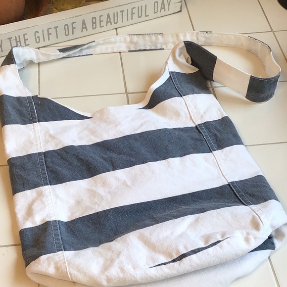 ‘Lucky 7’ Canvas Hobo Style Tote (#2) - Picture 5 of 8